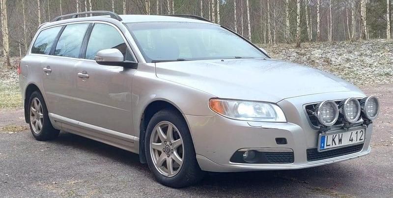 Begagnad 2010 Volvo V70 Momentum Kombi | 43 000 kr (Superpris) - Bild 1/4