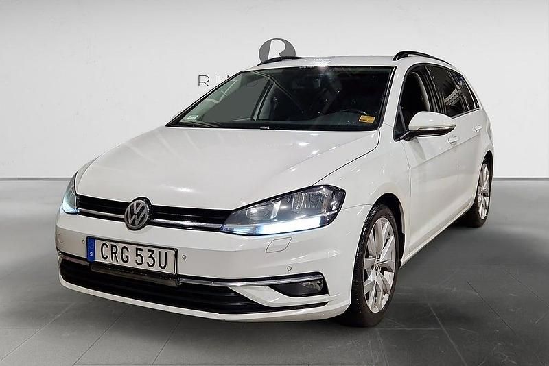 Vit Begagnad 2020 VW Golf VIII GT Kombi | 114 900 kr - Bild 1/3
