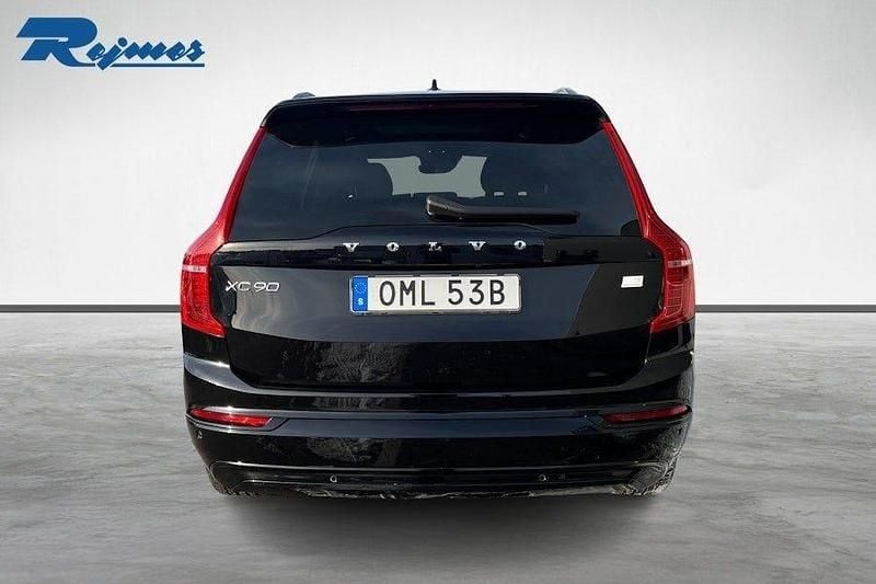 Begagnad Volvo XC90 Pro 303 HK (222 kW) 2022 Onyx svart metallic SUV