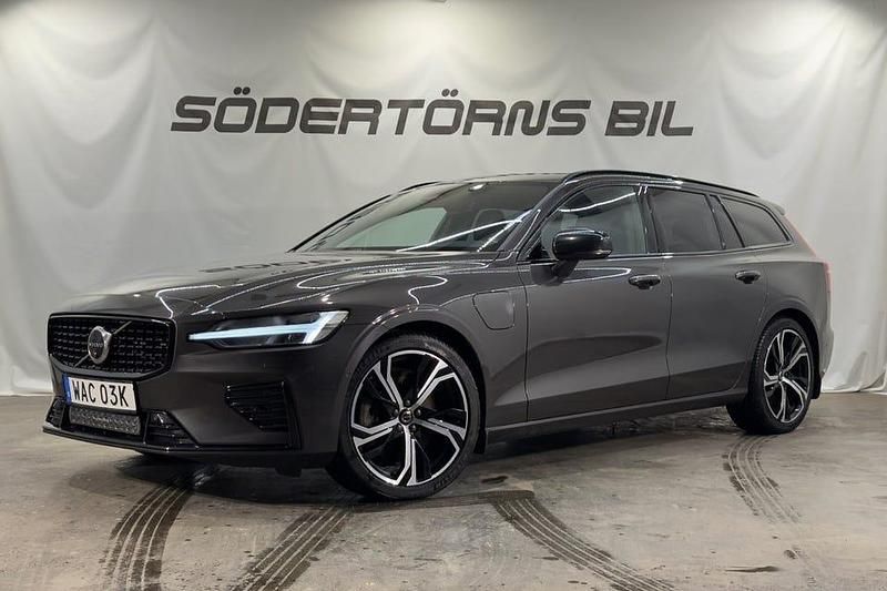 Grå metallic Begagnad 2023 Volvo V60 R-Design Kombi | 409 900 kr - Bild 1/4
