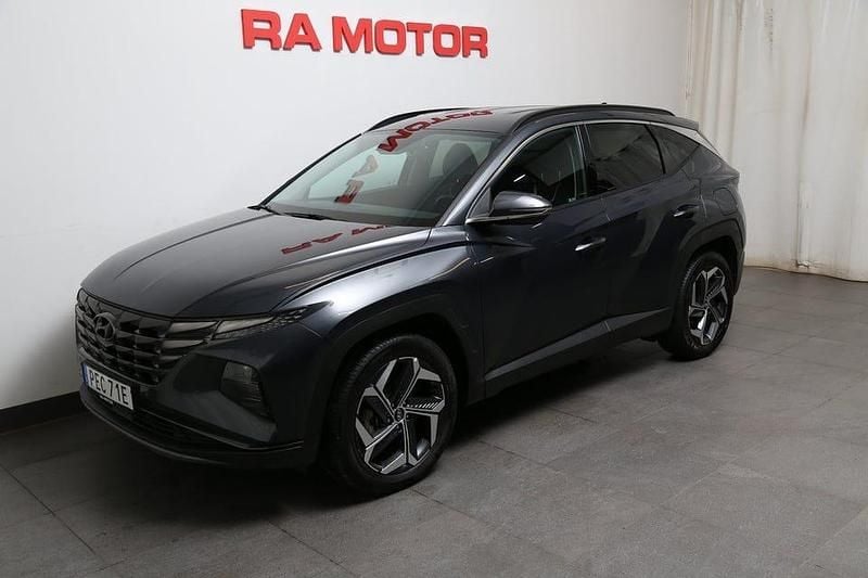 Dark knight metallic Begagnad 2023 Hyundai Tucson Advanced SUV | 369 900 kr (Marknadspris) - Bild 1/3