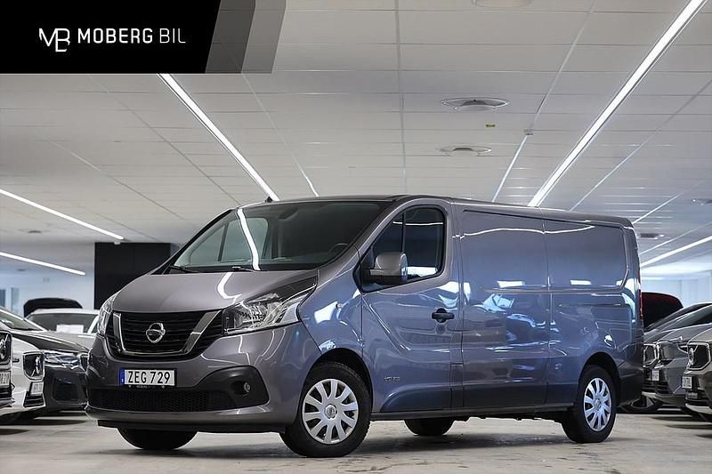 Grå Begagnad 2020 Nissan NV300 Van | 239 900 kr (Marknadspris) - Bild 1/3