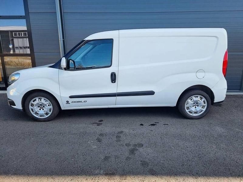 Begagnad Fiat Doblò 96 HK (70 kW) 2017 Vit Minibuss