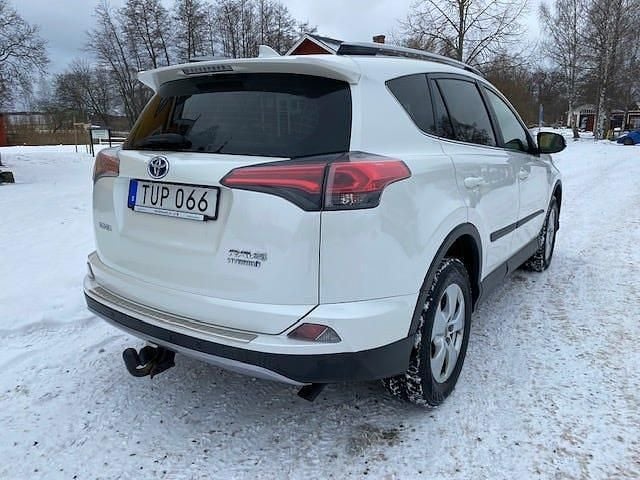 Begagnad Toyota RAV4 Hybrid 197 HK (144 kW) 2018 SUV