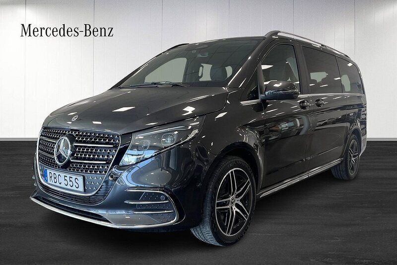 Grå Ny 2024 Mercedes V300 Avantgarde Minibuss | 976 914 kr - Bild 1/4