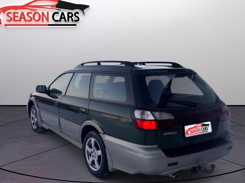 Begagnad Subaru Outback 156 HK (114 kW) 2000 Grön Sedan