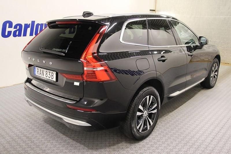 Begagnad Volvo XC60 Core 253 HK (186 kW) 2024 Svart metallic SUV