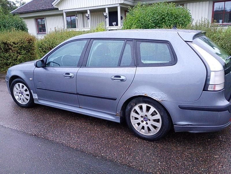 Brun Begagnad 2007 Saab 9-3 Linear Kombi | 9 500 kr (Bra pris) - Bild 1/4