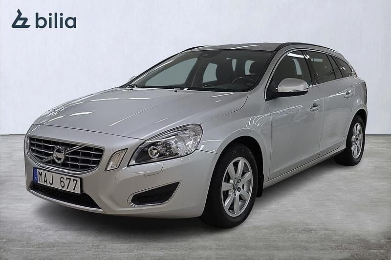 Grå Begagnad 2011 Volvo V60 Momentum Kombi | 174 000 kr (Bra pris) - Bild 1/3