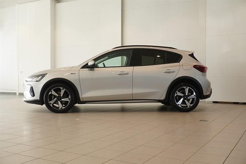 Begagnad Ford Focus Active 125 HK (91 kW) 2022 Grå Halvkombi