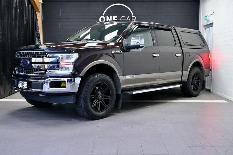 Mörkröd (röd) Begagnad 2018 Ford F-150 Lariat Pickup | 749 900 kr - Bild 1/4