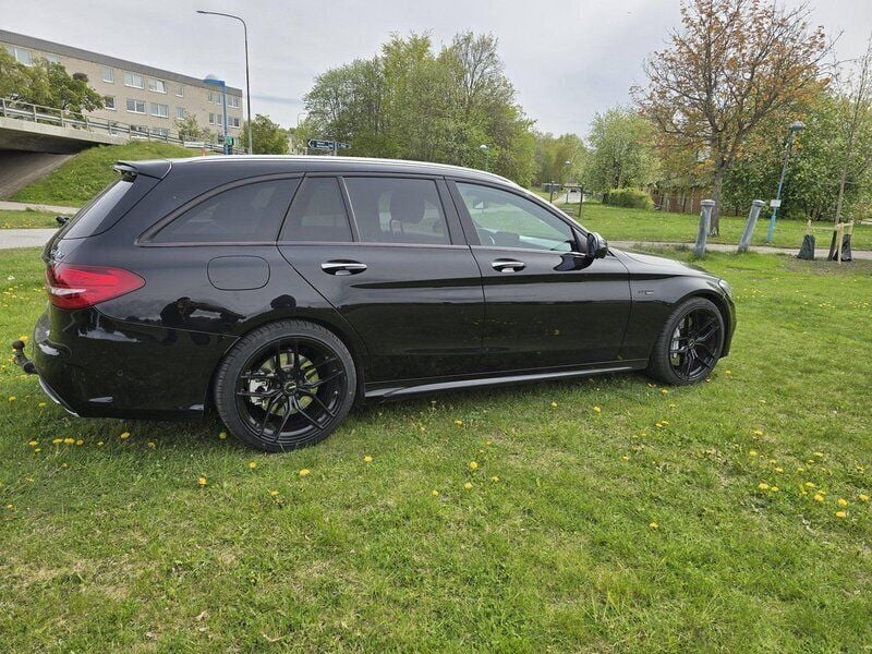 Svart Begagnad 2017 Mercedes C43 AMG AMG Kombi | 329 000 kr (Dyr) - Bild 1/4