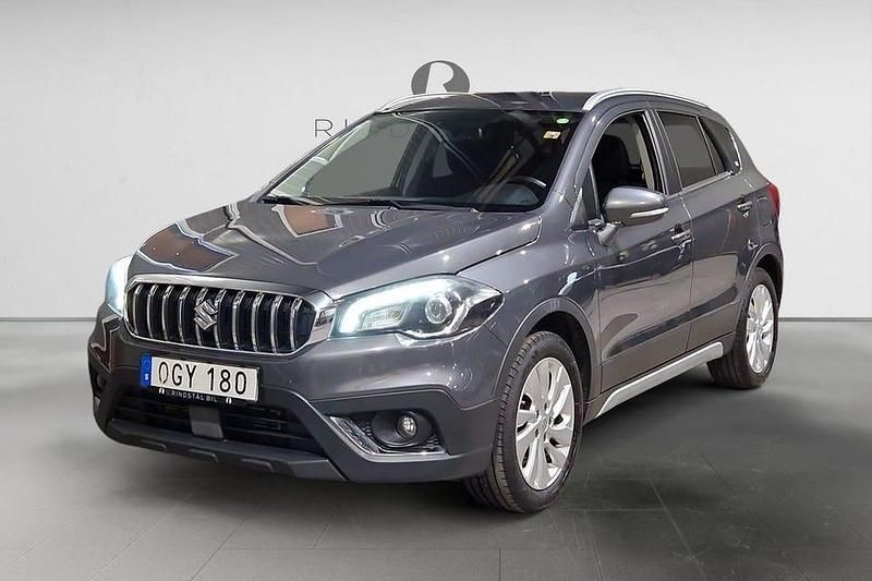 Grå Begagnad 2016 Suzuki SX4 S-Cross Exclusive Kombi | 129 900 kr - Bild 1/4