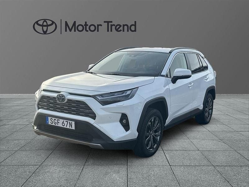 Vit Begagnad 2024 Toyota RAV4 Hybrid Executive SUV | 389 900 kr (Superpris) - Bild 1/4