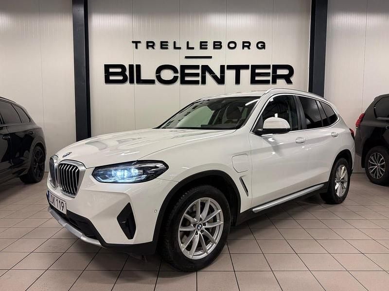 Vit Begagnad 2023 BMW X3 SUV | 359 900 kr - Bild 1/4