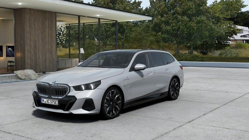 Grå Begagnad 2024 BMW 530e Efficient Dynamics Kombi | 859 900 kr - Bild 1/4