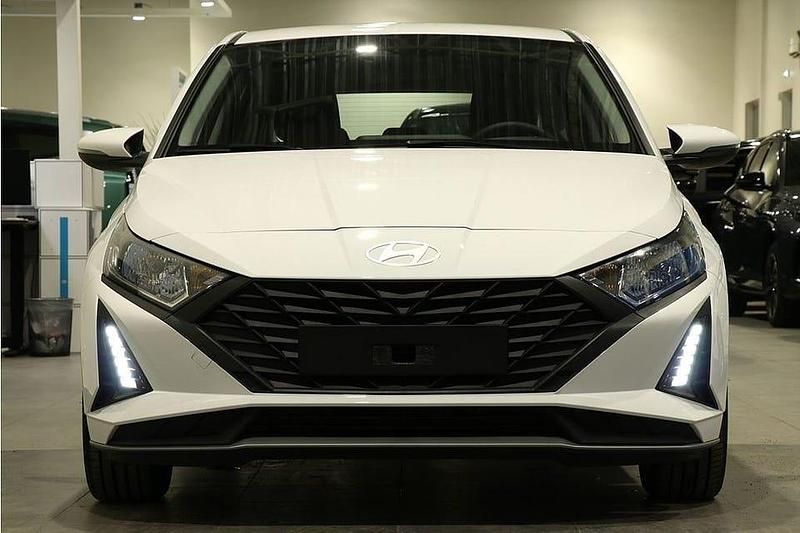 Ny Hyundai i20 Essential 84 HK (61 kW) 2025 Atlas white Halvkombi