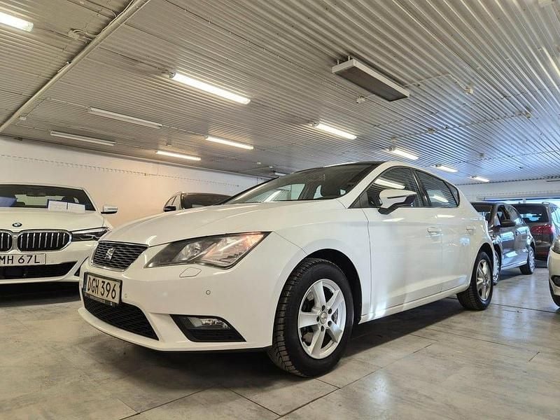 Begagnad Seat Leon Style 105 HK (77 kW) 2014 Vit