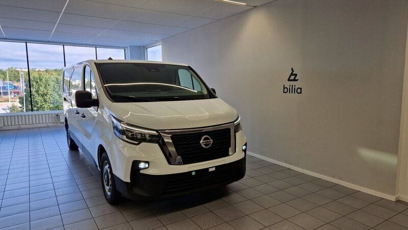 Begagnad 2023 Nissan Primastar N-Connecta Minibuss | 374 106 kr (Dyr) - Bild 1/4