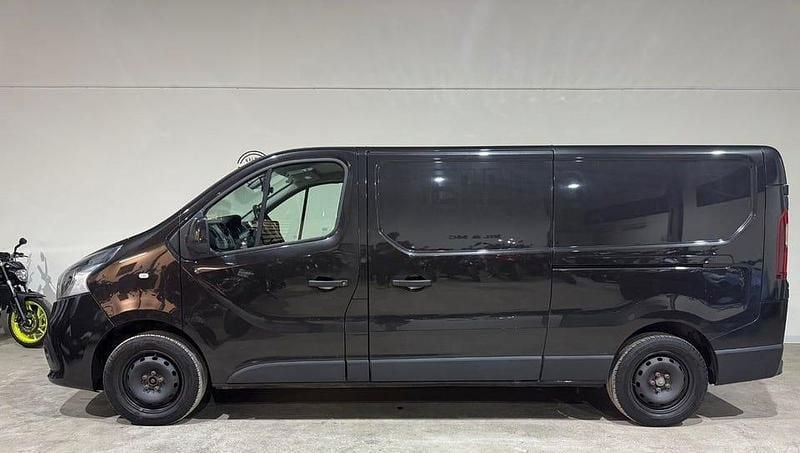 Svart Begagnad 2019 Renault Trafic Minibuss | 99 000 kr (Superpris) - Bild 1/4