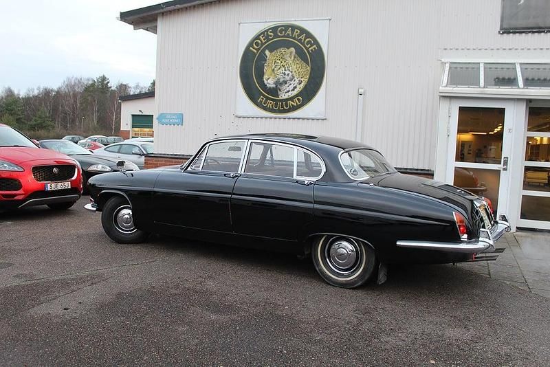 Begagnad Jaguar MK X 269 HK (197 kW) 1965 Svart Sedan