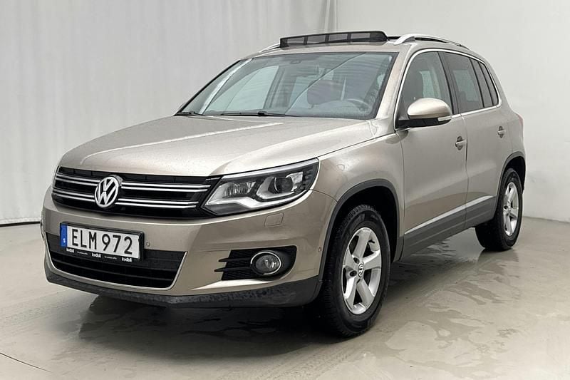 Ljusbrun Begagnad 2015 VW Tiguan SUV | 142 000 kr (Bra pris) - Bild 1/4