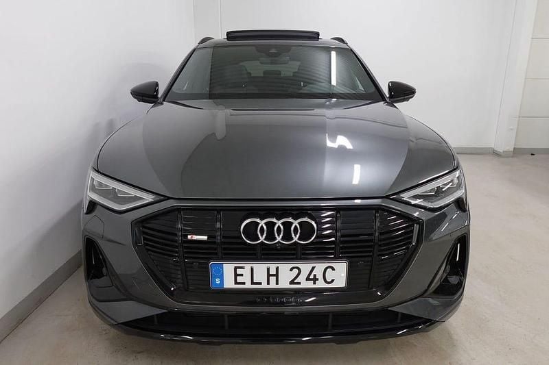 Begagnad Audi e-tron Sportback S-Line 300 kW (408 HK) 2020 Grå SUV