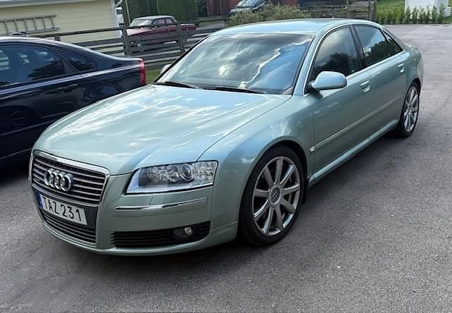 Grön Begagnad 2007 Audi A8 Sedan | 129 000 kr - Bild 1/4