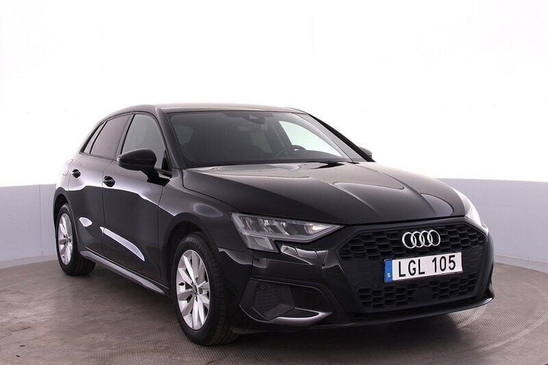 Svart (brilliantsvart) Begagnad 2020 Audi A3 Sportback Halvkombi | 239 000 kr (Lite dyr) - Bild 1/4