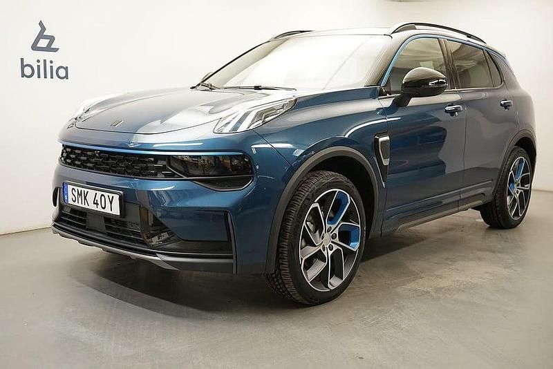 Blå Begagnad 2023 Lynk & Co 01 SUV | 329 900 kr (Marknadspris) - Bild 1/4