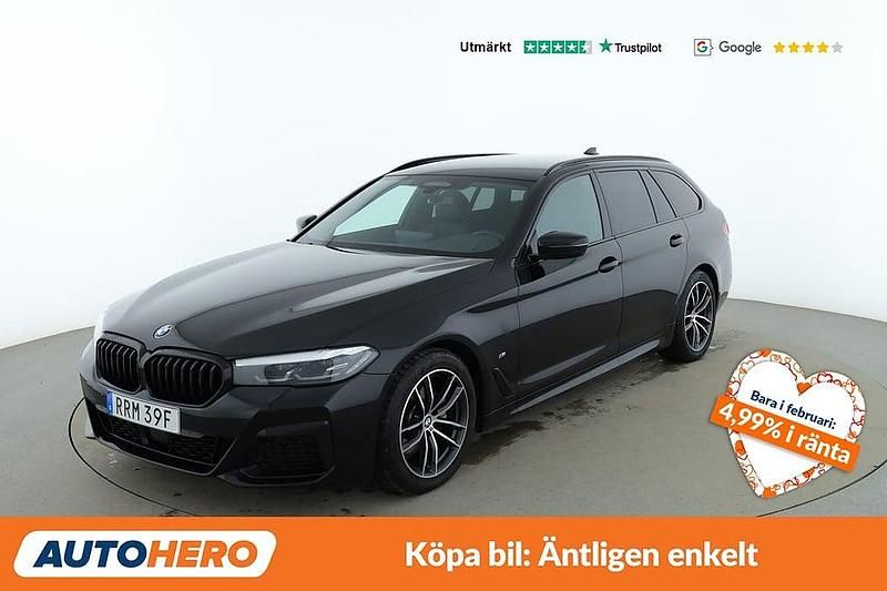 Svart Begagnad 2023 BMW 520 M Sport Kombi | 479 000 kr (Superpris) - Bild 1/4