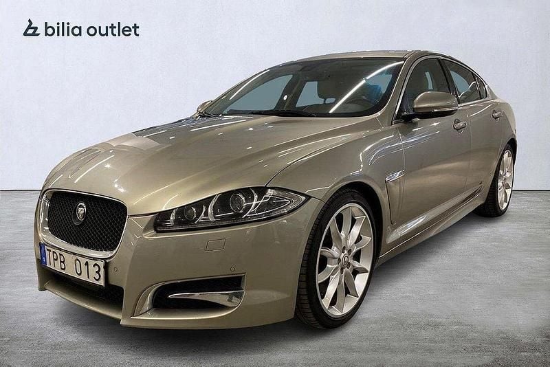 Ljusgrå (lgrå) Begagnad 2011 Jaguar XF Sedan | 114 900 kr (Marknadspris) - Bild 1/4
