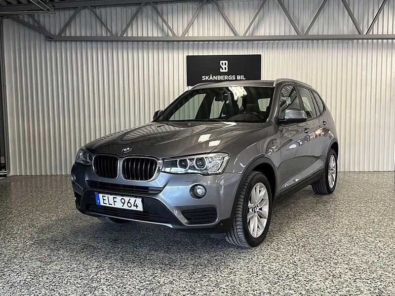 Grå Begagnad 2017 BMW X3 SUV | 189 900 kr (Marknadspris) - Bild 1/4