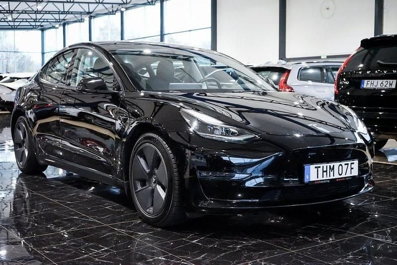Begagnad Tesla Model 3 Long Range AWD 366 kW (498 HK) 2022 Svart Sedan