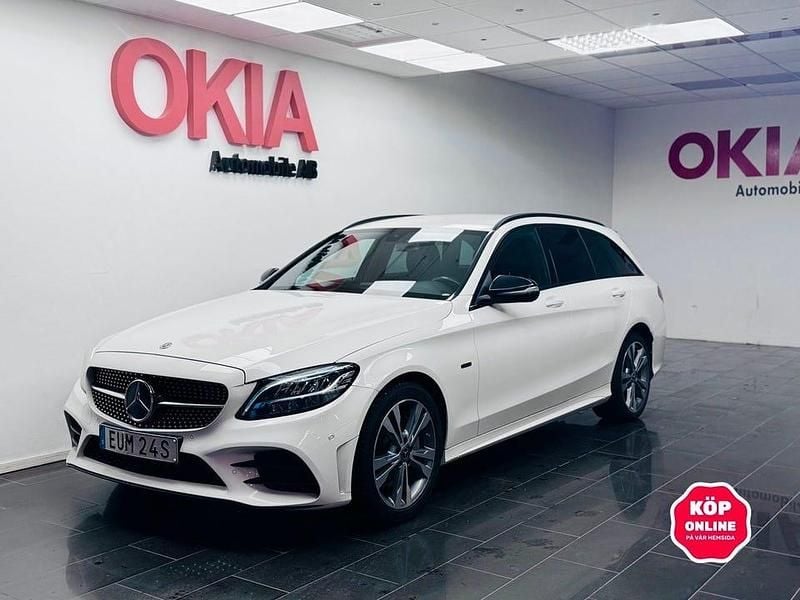 Vit Begagnad 2020 Mercedes C300 AMG line Kombi | 259 900 kr (Marknadspris) - Bild 1/3