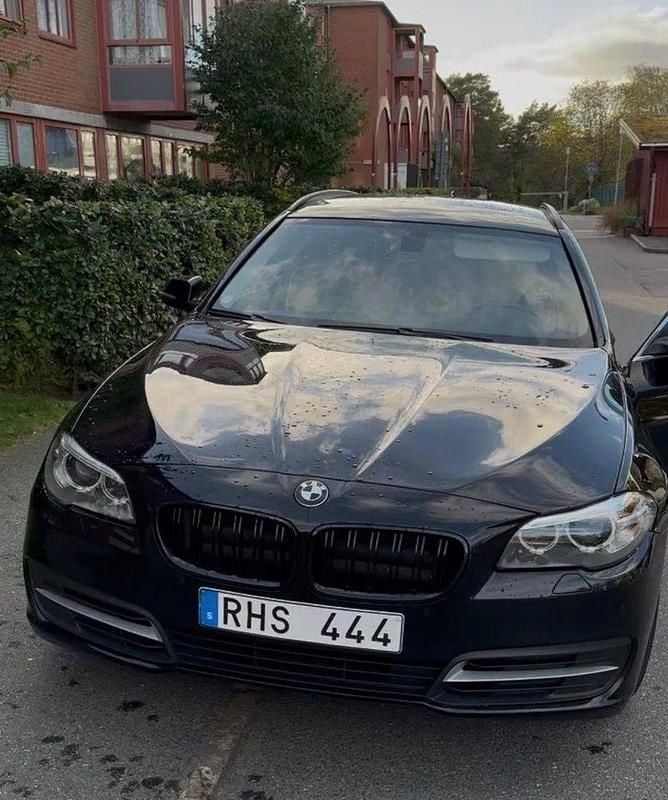 Svart Begagnad 2014 BMW 520 Kombi | 125 000 kr (Bra pris) - Bild 1/4