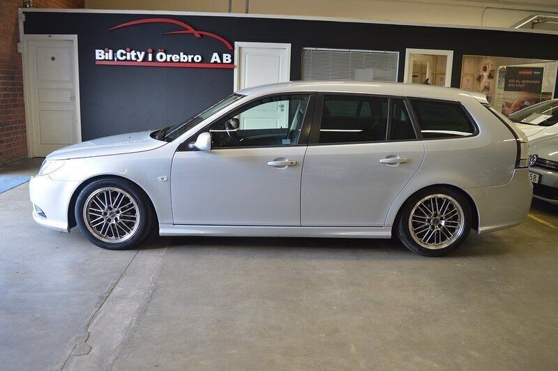Grå Begagnad 2010 Saab 9-3 Kombi | 74 900 kr (Lite dyr) - Bild 1/4