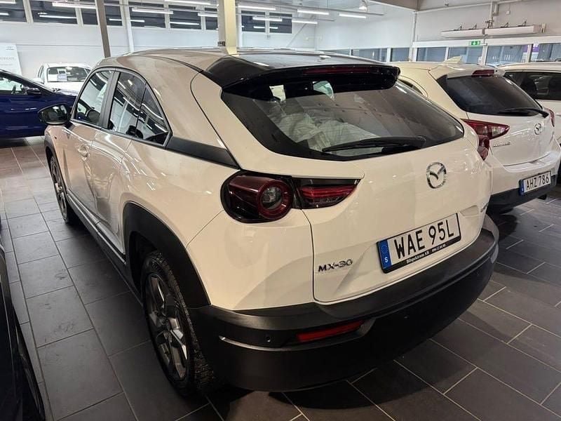 Begagnad Mazda MX30 Exclusive-Line 105 kW (143 HK) 2023 Vit SUV