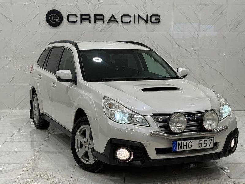 Begagnad Subaru Outback 150 HK (110 kW) 2013 Vit Kombi