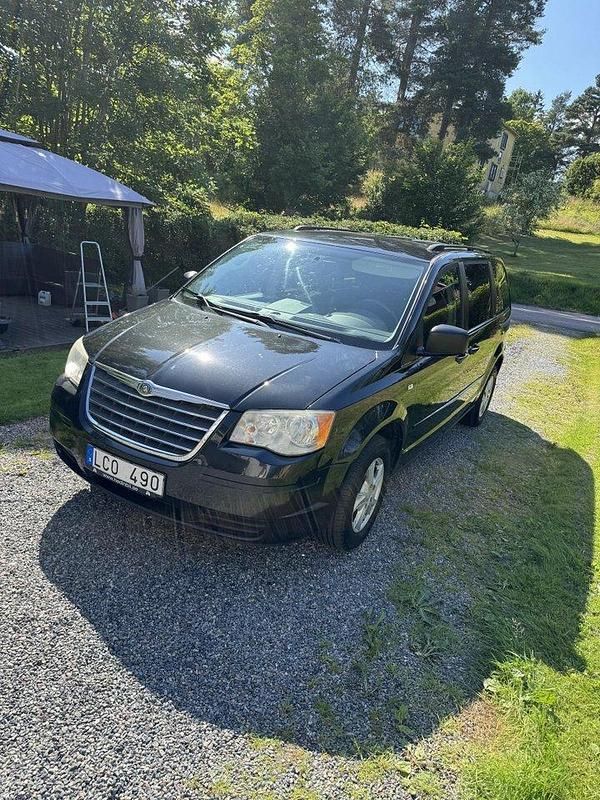 Svart Begagnad 2010 Chrysler Grand Voyager Minibuss | 48 000 kr (Bra pris) - Bild 1/4