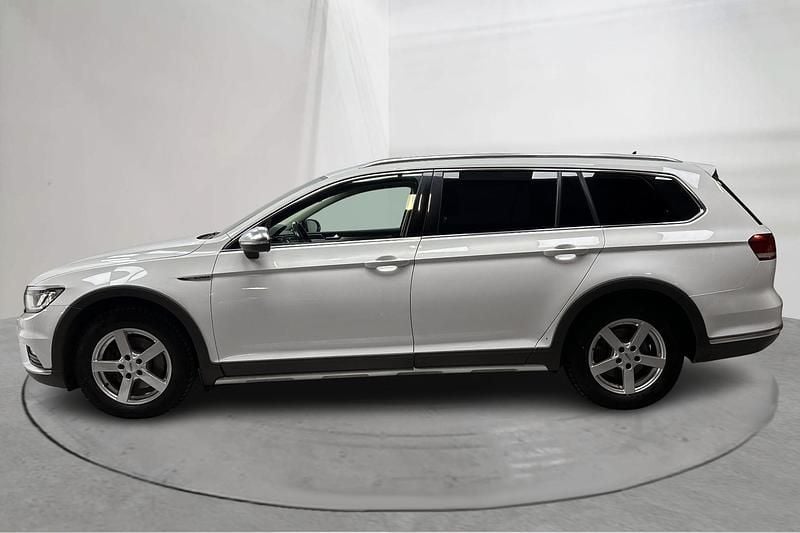 Begagnad VW Passat Alltrack Executive 190 HK (139 kW) 2019 Vit Kombi