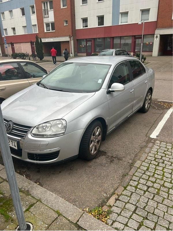 Silver Begagnad 2007 VW Jetta Comfortline Sedan | 42 000 kr (Dyr) - Bild 1/2