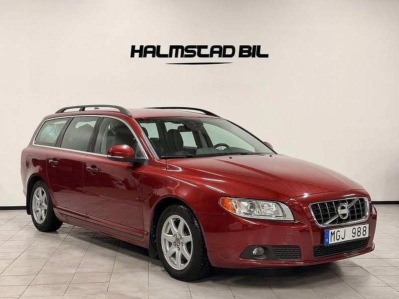 Begagnad Volvo V70 Momentum 116 HK (85 kW) 2011 Röd Kombi