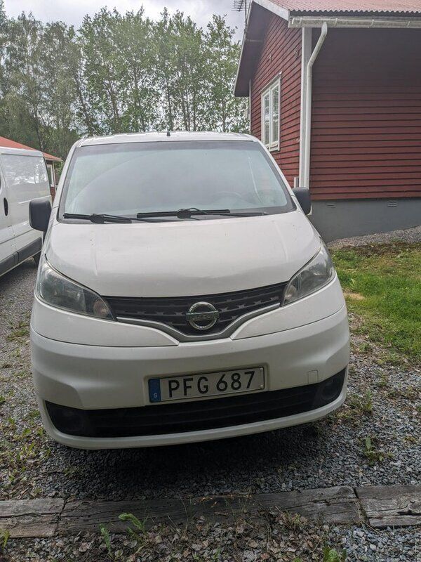 Vit Begagnad 2017 Nissan NV200 Van | 49 000 kr (Superpris) - Bild 1/4