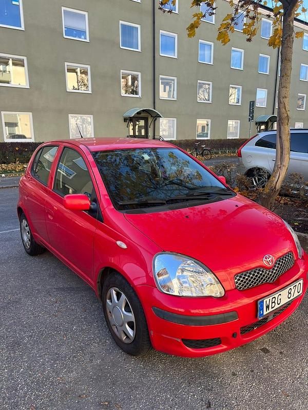 Begagnad 2004 Toyota Yaris Halvkombi | 20 500 kr (Marknadspris) - Bild 1/4