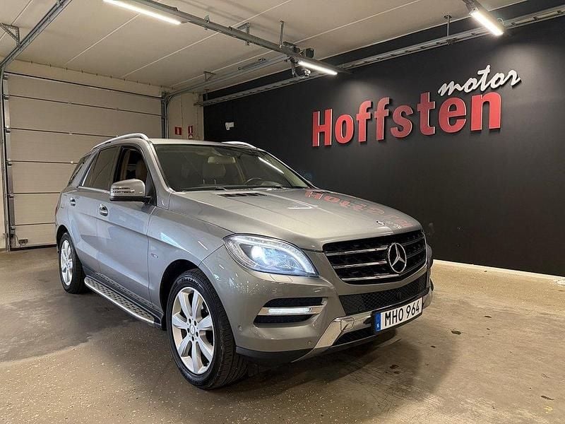 Silver Begagnad 2012 Mercedes ML350 SUV | 169 900 kr (Bra pris) - Bild 1/4