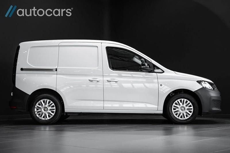 Begagnad VW Caddy 75 HK (55 kW) 2022 Vit Minibuss