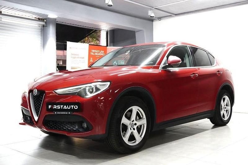 Begagnad Alfa Romeo Stelvio Super 210 HK (154 kW) 2017 Röd SUV