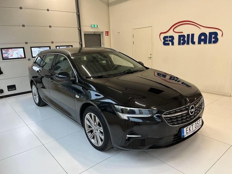 Svart Begagnad 2020 Opel Insignia Kombi | 209 900 kr - Bild 1/4