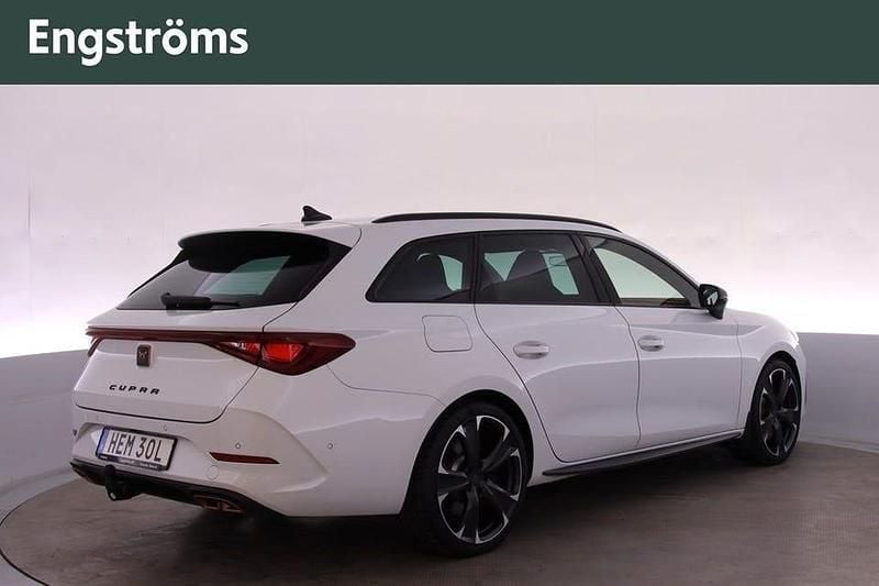 Begagnad Cupra Leon 150 HK (110 kW) 2024 Nevada white metallic Kombi